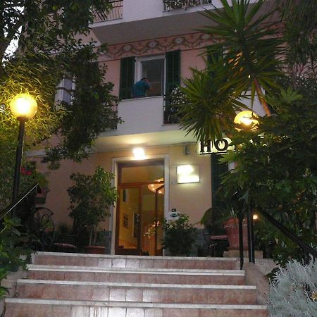 Hotel Villa Bianca Laigueglia Eksteriør billede