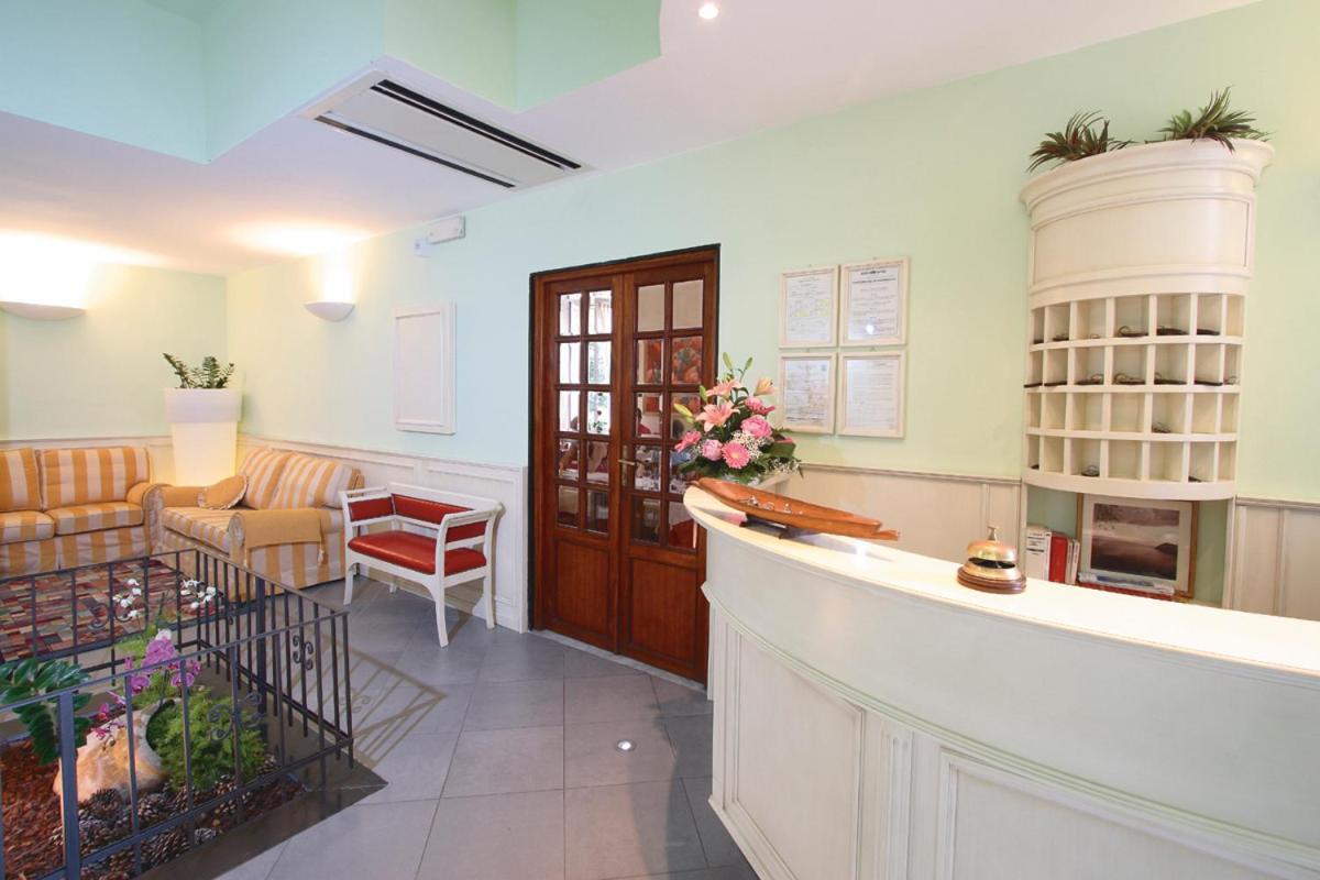 Hotel Villa Bianca Laigueglia Eksteriør billede